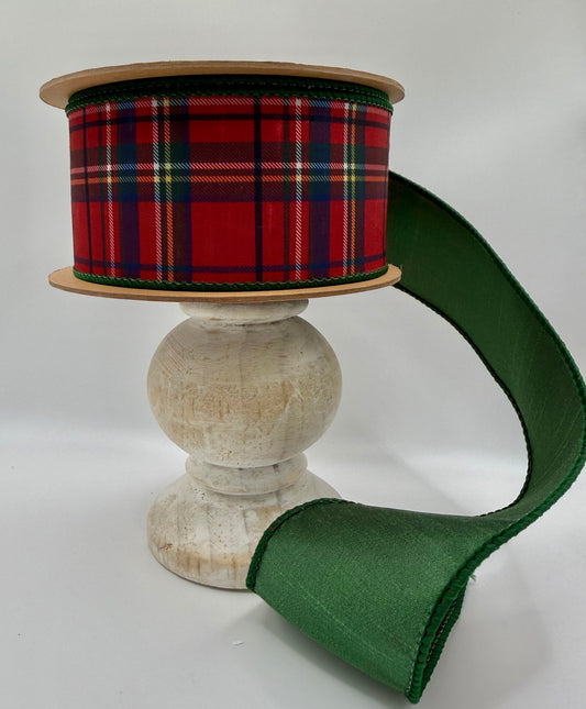 La Ribbons Red Traditional Plaid Dupioni Wired Ribbon with Green Back – 2.5" x 10 Yards
